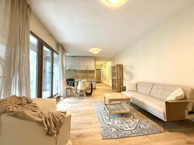 Apartament cu 3 camere semidecomandat, mobilat în Borhanci