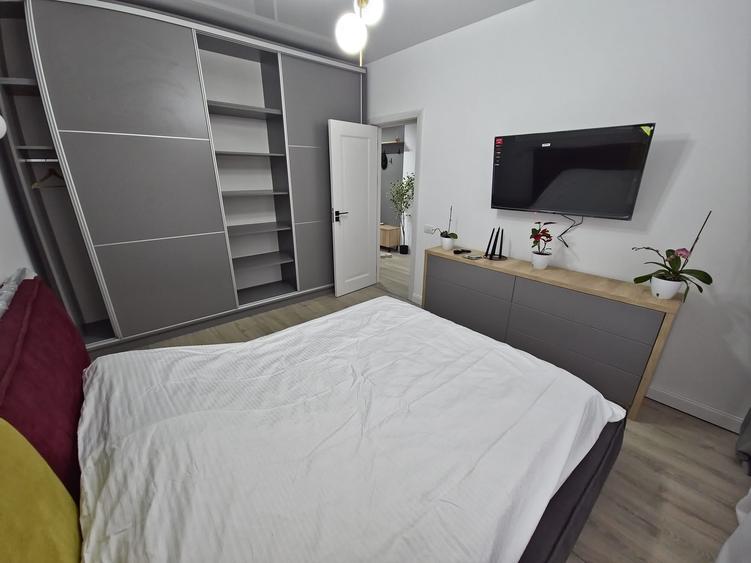 Apartament cu 2 camere semidecomandat, mobilat în Exterior Nord