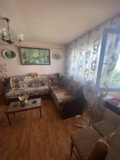 Apartament cu 2 camere semidecomandat, mobilat în Filiași
