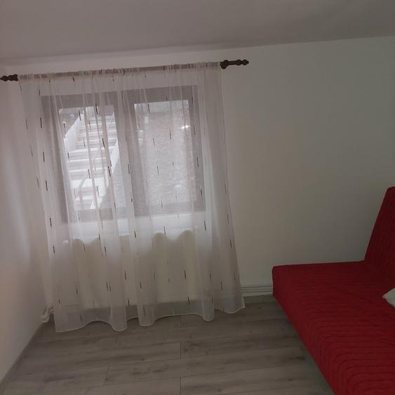 Casă cu 2 camere cu Teren 1200 Mp în Pietrișu