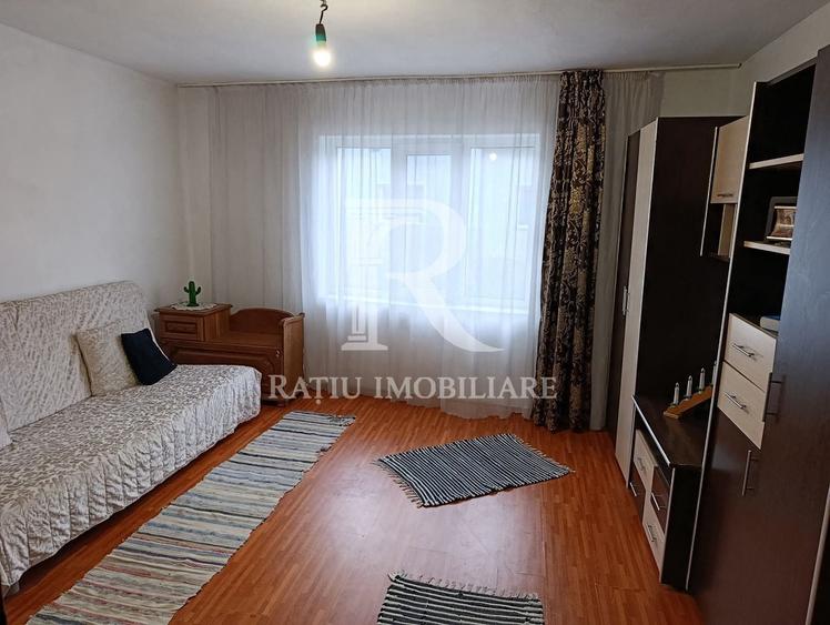 Casă individuală cu 6 camere cu Canalizare în Sitani