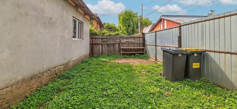 Casă individuală cu 3 camere cu Teren 200 Mp în Alexandriei