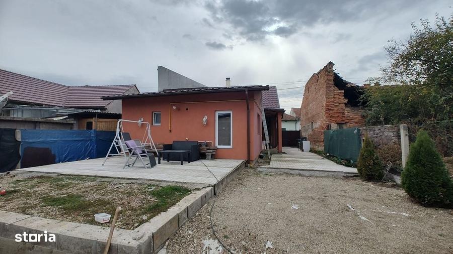 Casă cu 2 camere cu Teren 667 Mp în Central