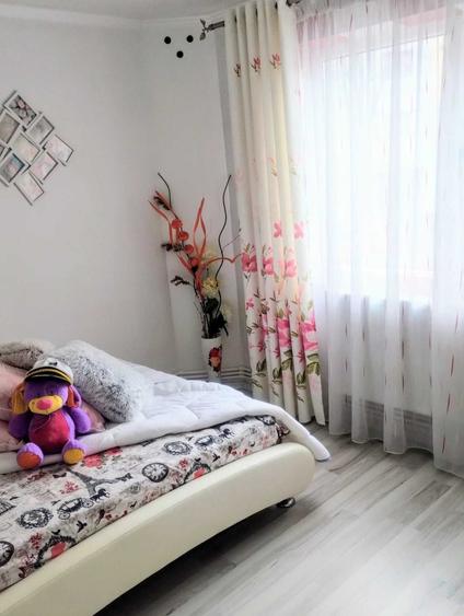 Apartament cu 3 camere decomandat în Crâng
