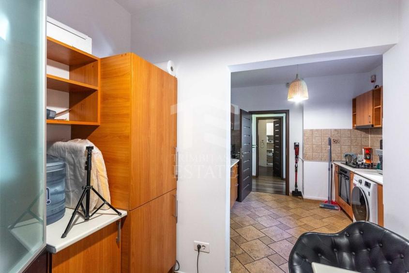 Apartament cu 5 camere semidecomandat în Kiseleff