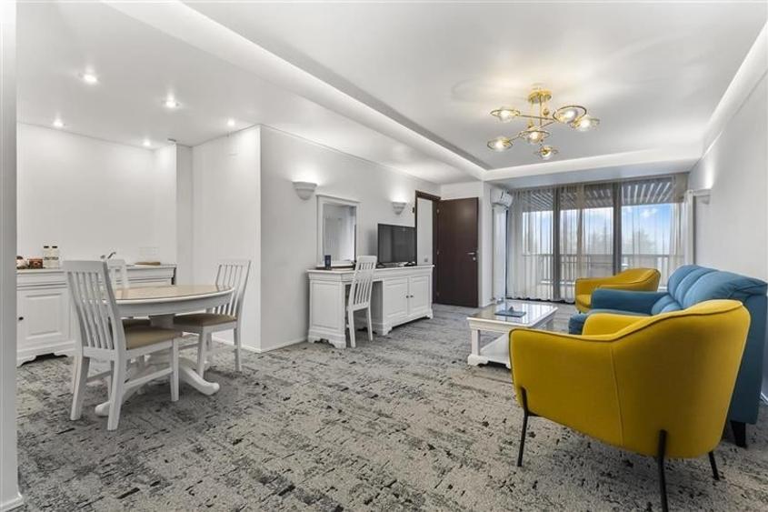 Apartament cu 3 camere decomandat, mobilat în Poiana Brașov