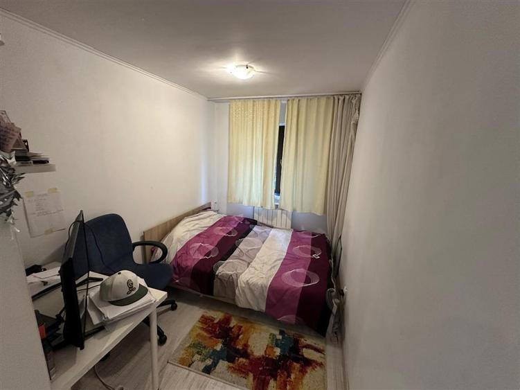 Apartament cu 3 camere decomandat, mobilat în Central