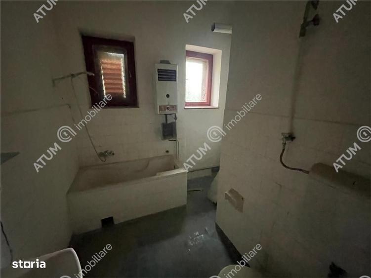 Casă cu 4 camere decomandat în Sub Arini