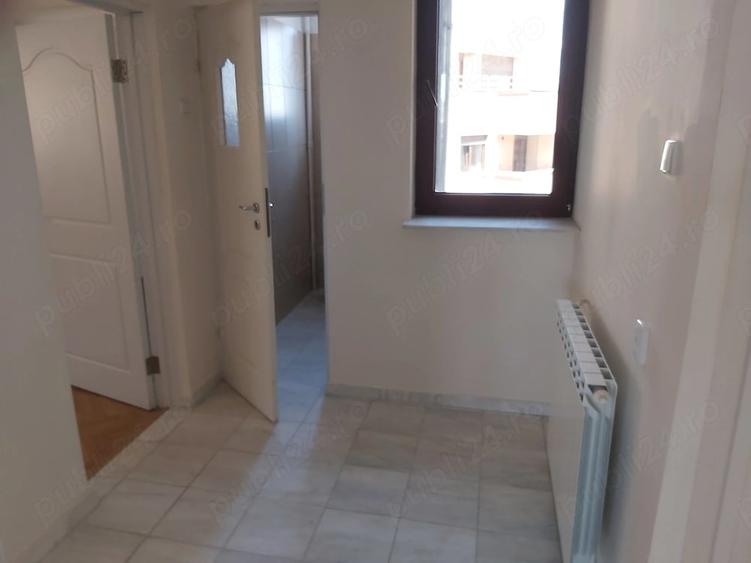 Apartament cu 3 camere decomandat în Exterior Vest