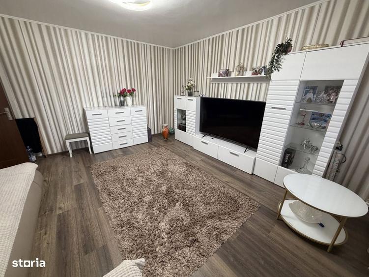 Apartament cu 3 camere decomandat în Buzaului