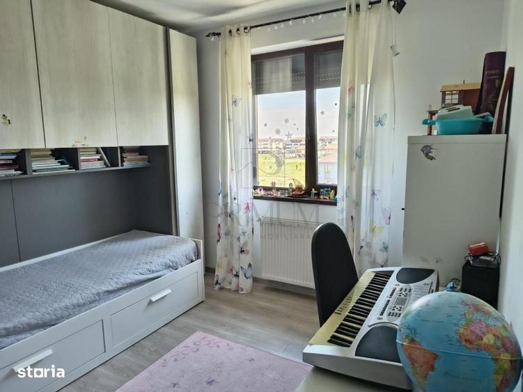Apartament cu 4 camere decomandat în Central