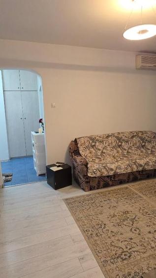 Apartament cu 2 camere semidecomandat în Colentina