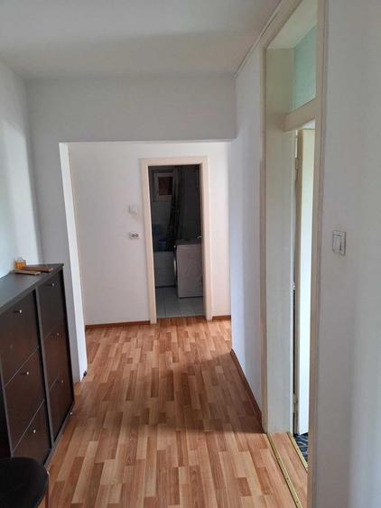 Apartament cu 3 camere decomandat în Turnișor