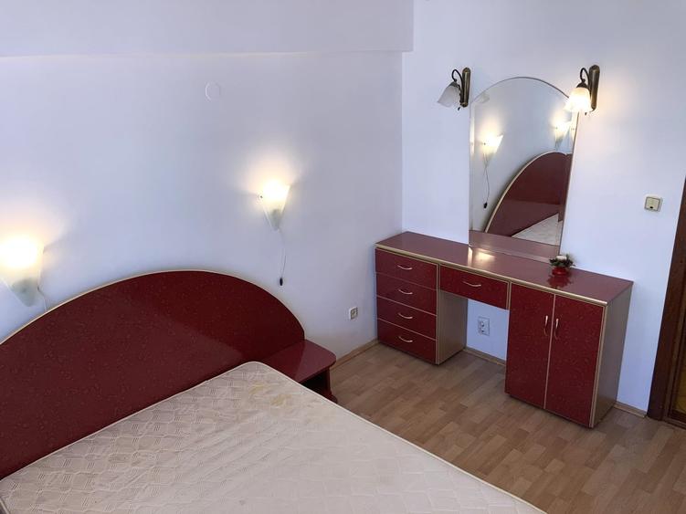Apartament cu 3 camere semidecomandat în Mihai Bravu