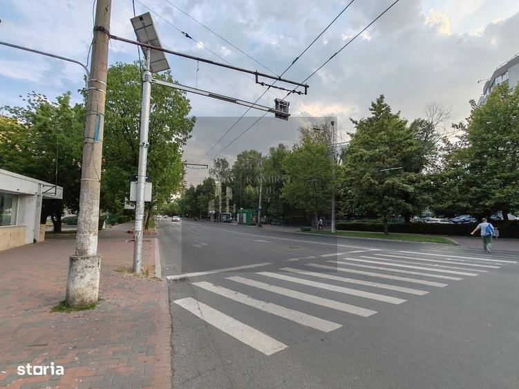 Garsonieră decomandată în Costin Georgian