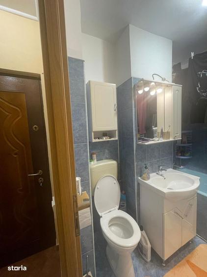 Garsonieră decomandată în Noua