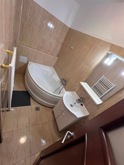 Apartament in vila, etaj 1, 4 camere cu 120 mp, 3 bai - 9