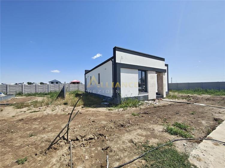 Casă individuală cu 4 camere cu Teren 500 Mp în Berceni