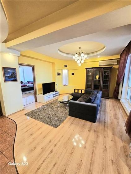 Apartament cu 3 camere decomandat, mobilat în Central