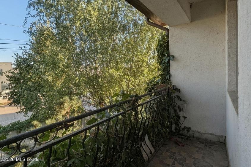 Casă cu 4 camere cu Canalizare în Central