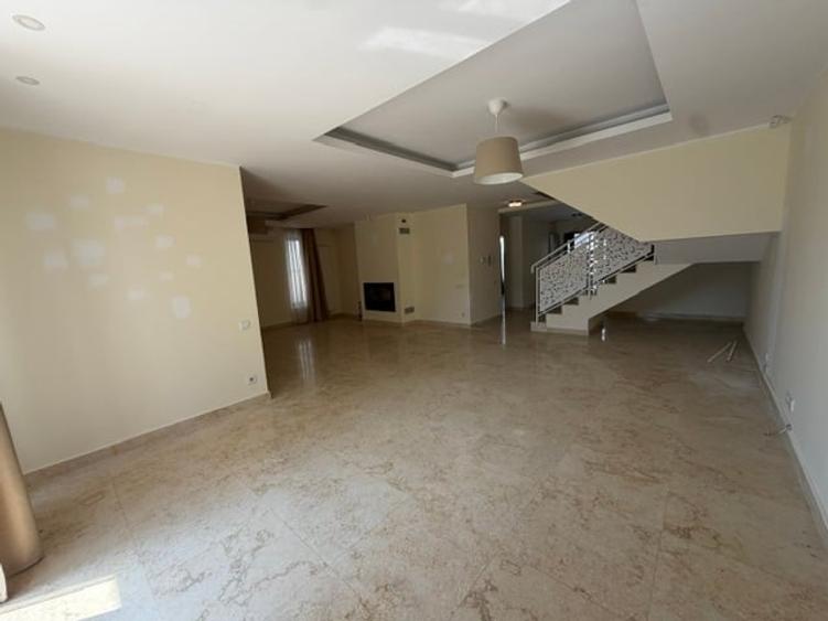 Casă individuală cu 7 camere cu Canalizare în Pipera
