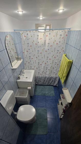 Apartament cu 3 camere semidecomandat în Veteranilor