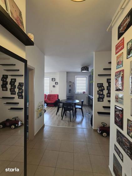 Apartament cu 3 camere semidecomandat în Dâmbul Rotund