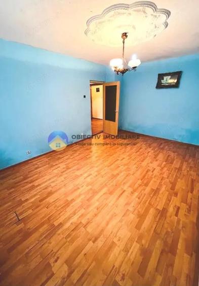 Apartament cu 3 camere decomandat în 1 Mai