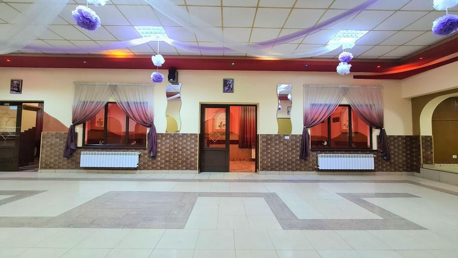 Spațiu comercial, de 320 mp, în Săvinești