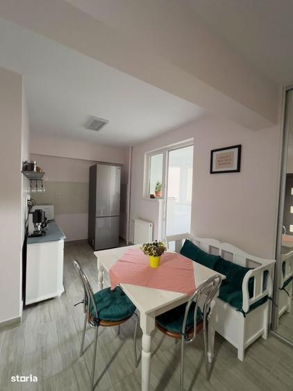 Apartament cu 3 camere decomandat în Nufărul