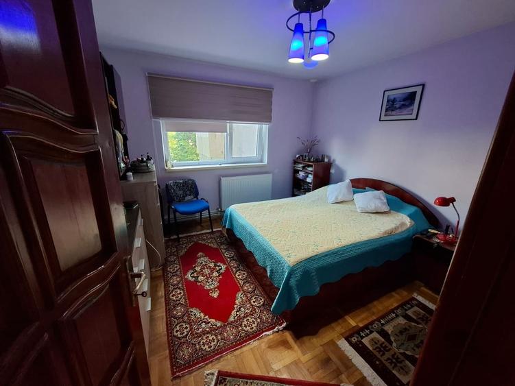 Apartament cu 3 camere decomandat, mobilat în Tomis Nord
