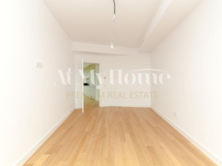 Apartament cu 4 camere decomandat, mobilat în Iancu Nicolae