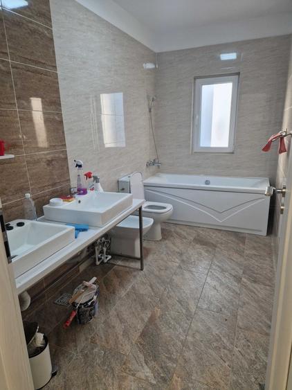 Spațiu comercial, de 110 mp, în Central