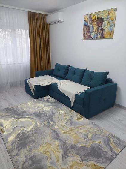 Apartament cu 3 camere decomandat, mobilat în City Park Mall