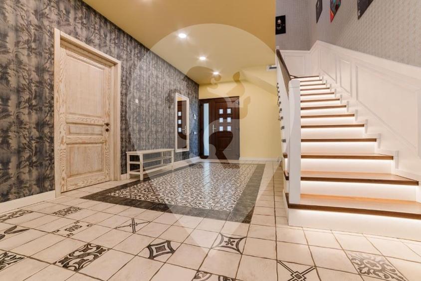 Casă individuală cu 5 camere cu Canalizare în Noua