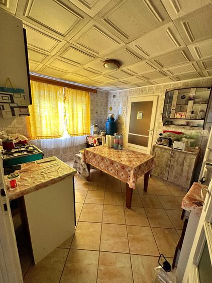 Casă cu 3 camere în Central