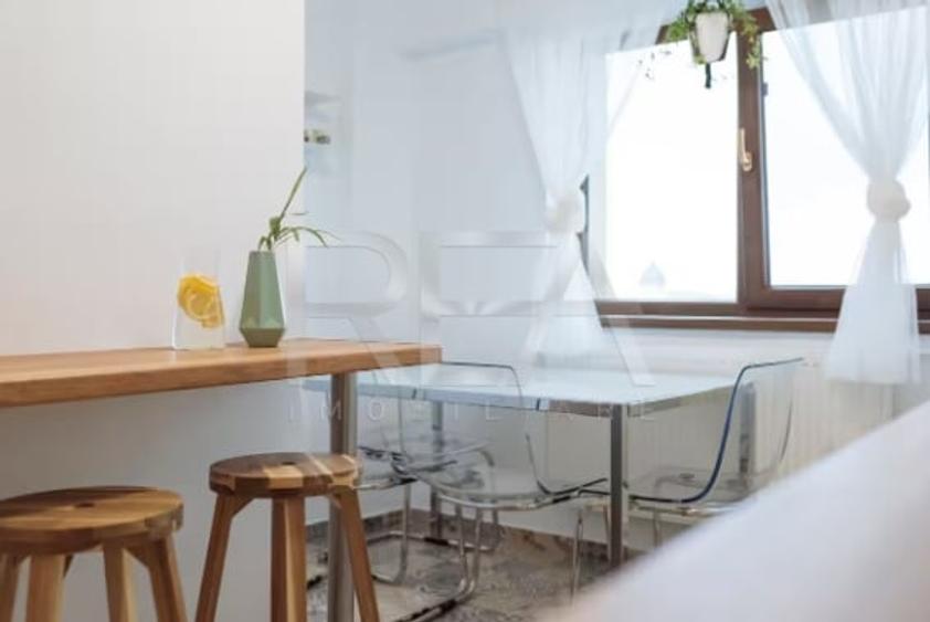 Apartament cu 4 camere decomandat, mobilat în Cantemir