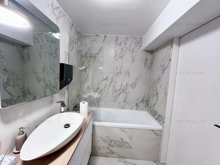 Penthouse cu 4 camere semidecomandat, mobilat în Aviației