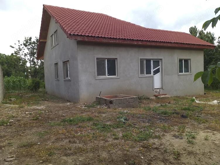 Casă cu Teren 1000 Mp în Mătești