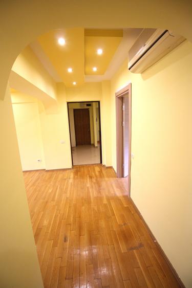 Apartament cu 4 camere semidecomandat în Drumul Taberei