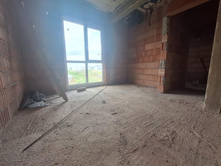 Duplex cu 5 camere cu Teren 400 Mp în Calea Urseni
