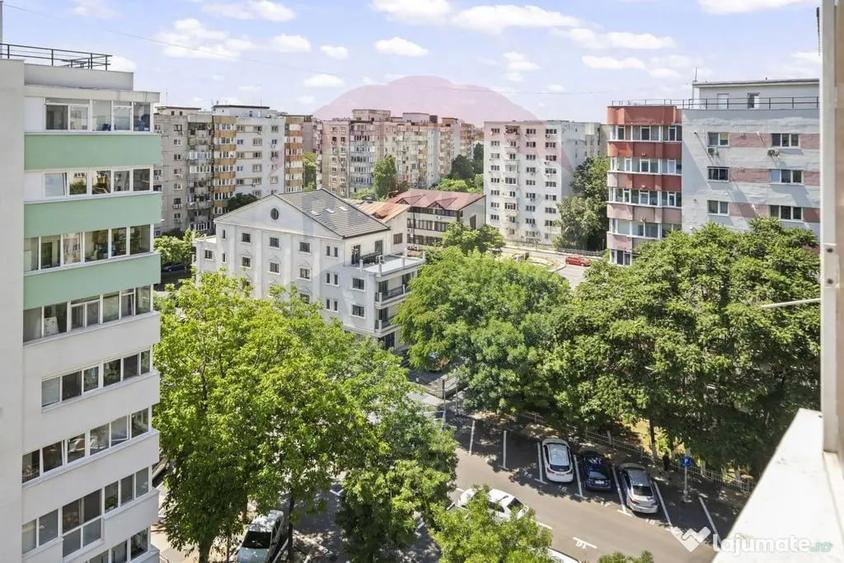 Apartament cu 4 camere decomandat în Sebastian