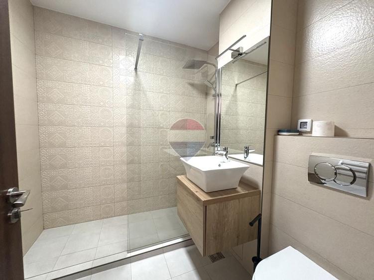 Apartament cu 2 camere decomandat, mobilat în Central