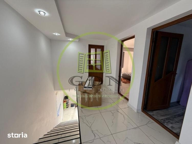 Casă cu 5 camere cu Teren 1175 Mp în Șimnicu de Sus
