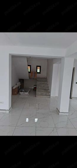 Casă cu 3 camere cu Teren 500 Mp în Parța