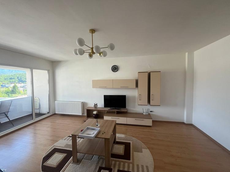 Apartament cu 2 camere decomandat, mobilat în Răcădău