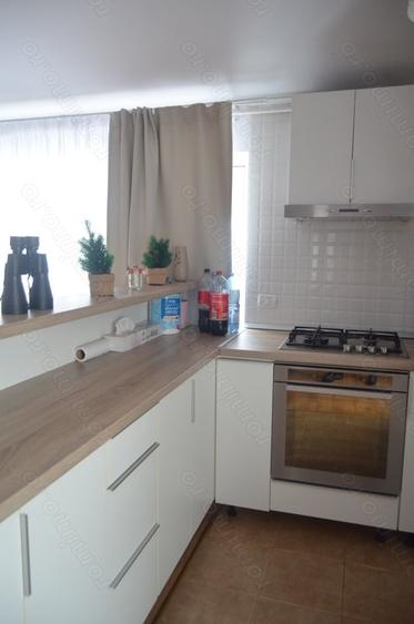 Apartament cu 3 camere decomandat în Bușteni