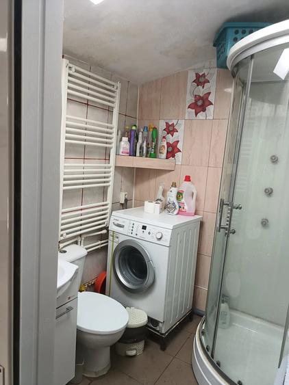 Casă cu 7 camere cu Teren 252 Mp în Exterior Vest