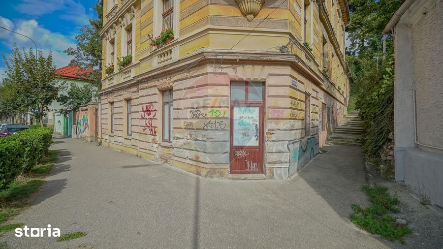 Casă cu Teren 1048 Mp în Centrul Istoric