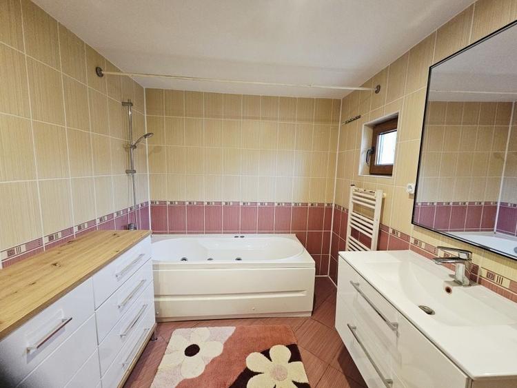 Casă individuală cu 4 camere cu Canalizare în Aiton